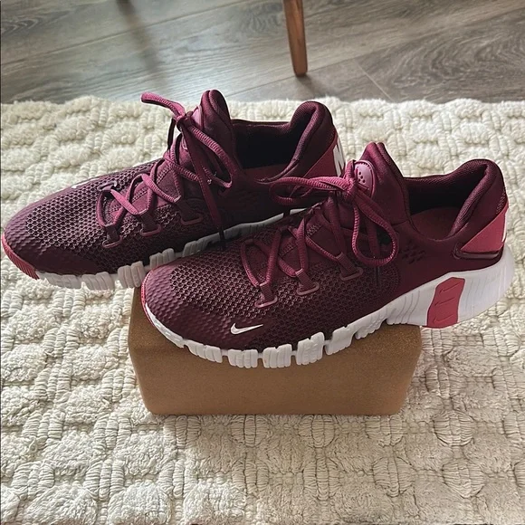 Nike Free Metcon 4 | Dark Beetroot/Archaeo Pink/Black/White | Size 9 - Picture 3 of 5